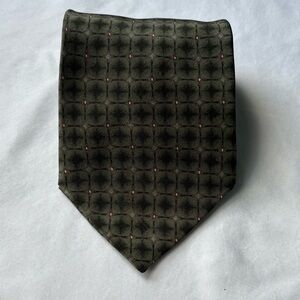 Bill Blass Silk Green Geometric Pattern Tie